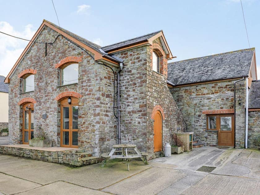 Exterior | The Granary - Oldiscleave Farm Cottages, Bideford