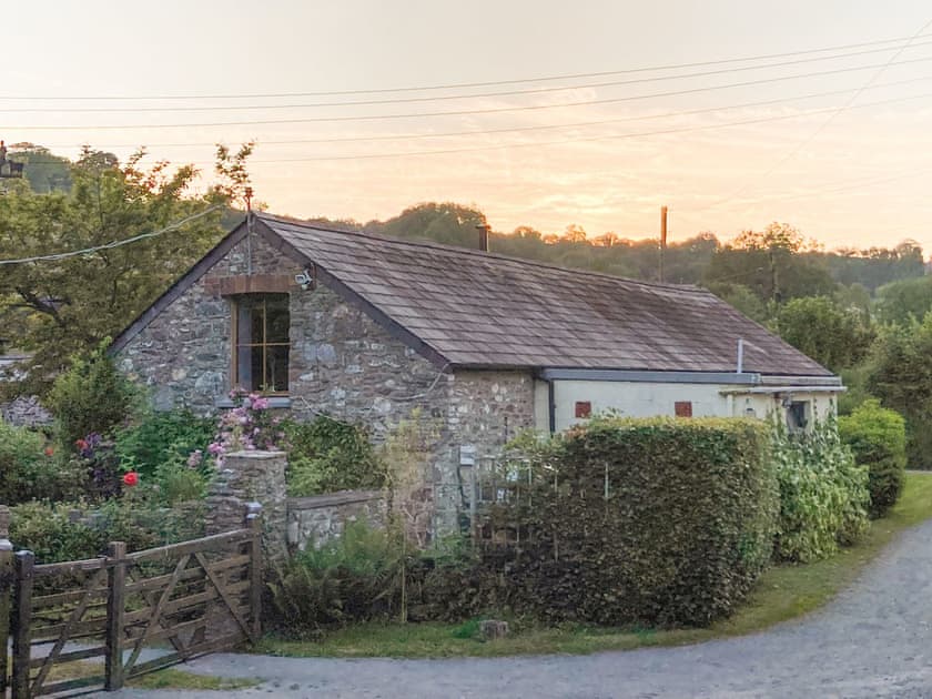Exterior | Tynval, Bronwydd Arms