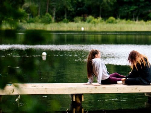 Garden and grounds | Maple Chalet 15 - Loch Monzievaid, Crieff
