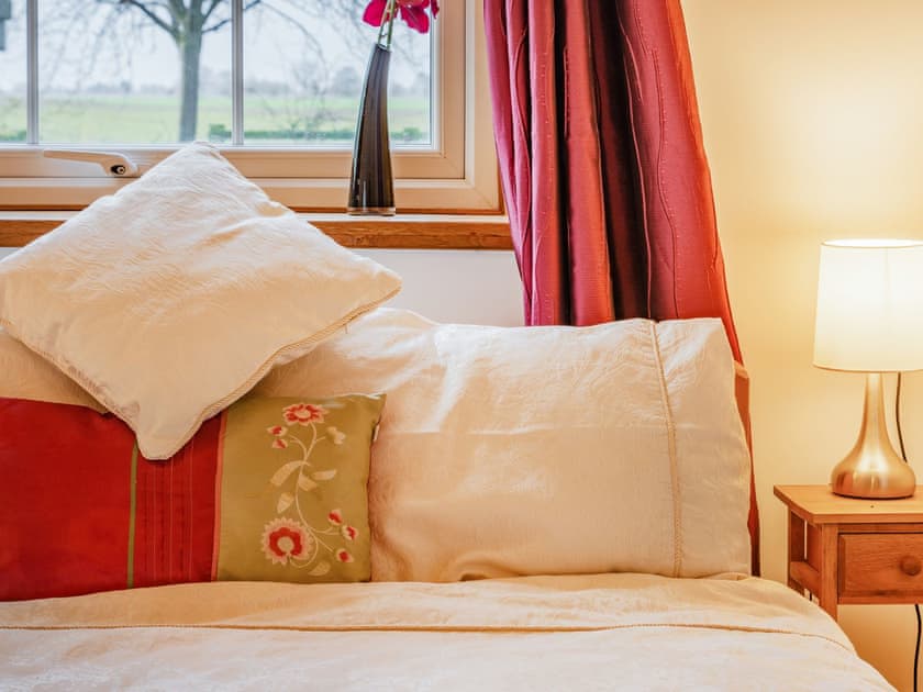 Double bedroom | Leedale Cottage, Saltmarshe, near Howden
