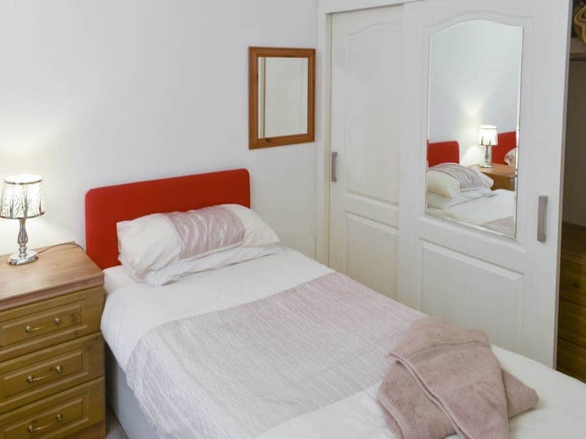 Twin bedroom | Fawn View, Bowness-on-Windermere