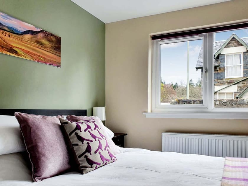 Double bedroom | Oakbank Cottage - Pitlochry Self Catering, Pitlochry