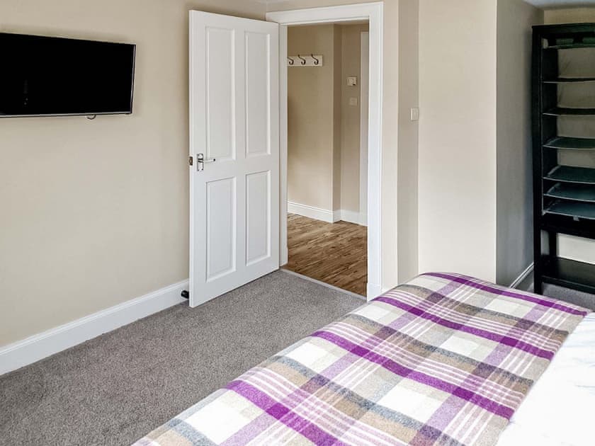 Double bedroom | Oakbank Cottage - Pitlochry Self Catering, Pitlochry