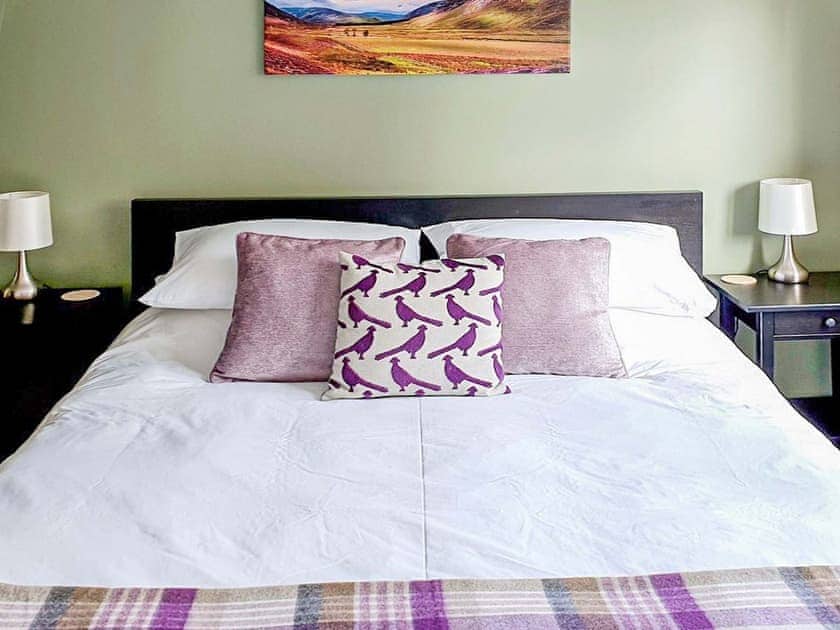 Double bedroom | Oakbank Cottage - Pitlochry Self Catering, Pitlochry
