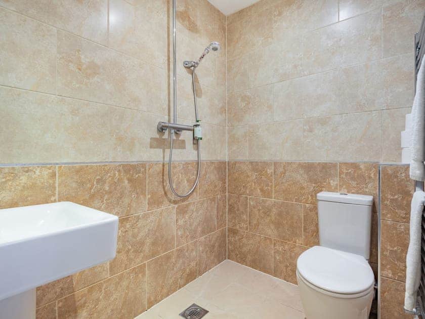 Bathroom | The Barn at Whitefields, Charlton