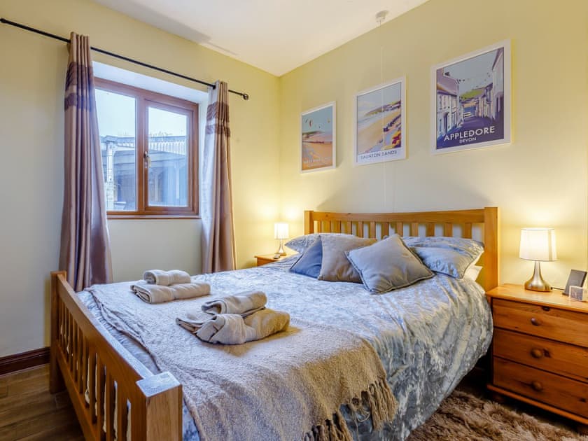 Double bedroom | The Barn - Oldiscleave Farm Cottages, Bideford