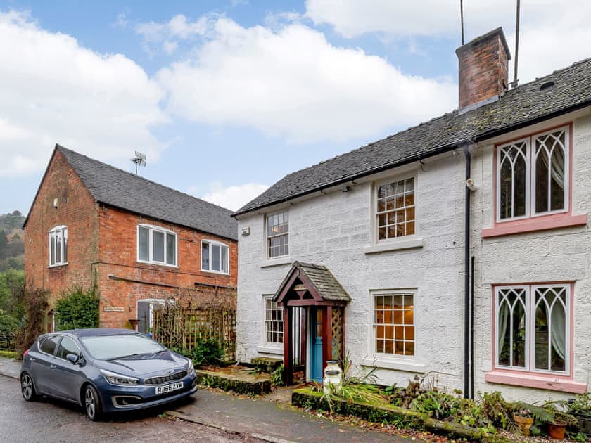 Exterior | Rock View, Alton