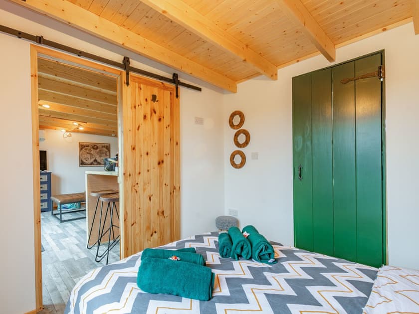 Double bedroom | Holly’s Hidden Hideaway - Lower Farm Lodges, Chart Sutton, near Maidstone