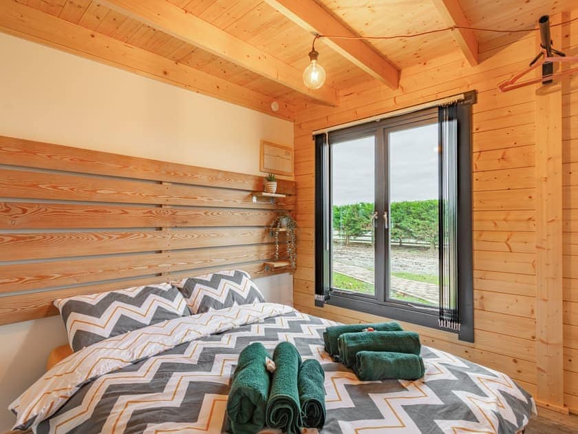 Double bedroom | Holly’s Hidden Hideaway - Lower Farm Lodges, Chart Sutton, near Maidstone