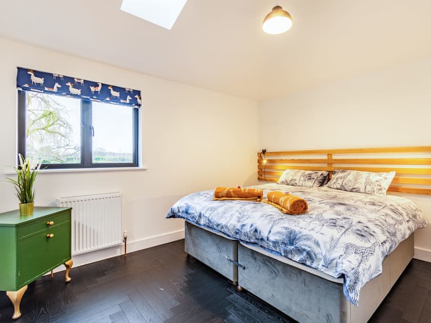 Bedroom | Lottie’s Luxurious Lodge - Lower Farm Lodges, Chart Sutton, near Maidstone