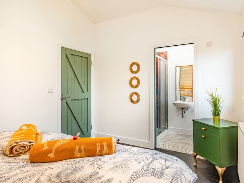 Bedroom | Lottie’s Luxurious Lodge - Lower Farm Lodges, Chart Sutton, near Maidstone
