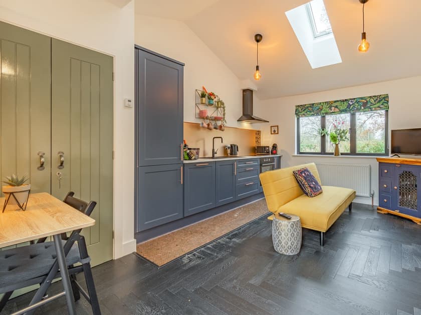 Open plan living space | Star’s Special Sanctuary - Lower Farm Lodges, Chart Sutton, near Maidstone