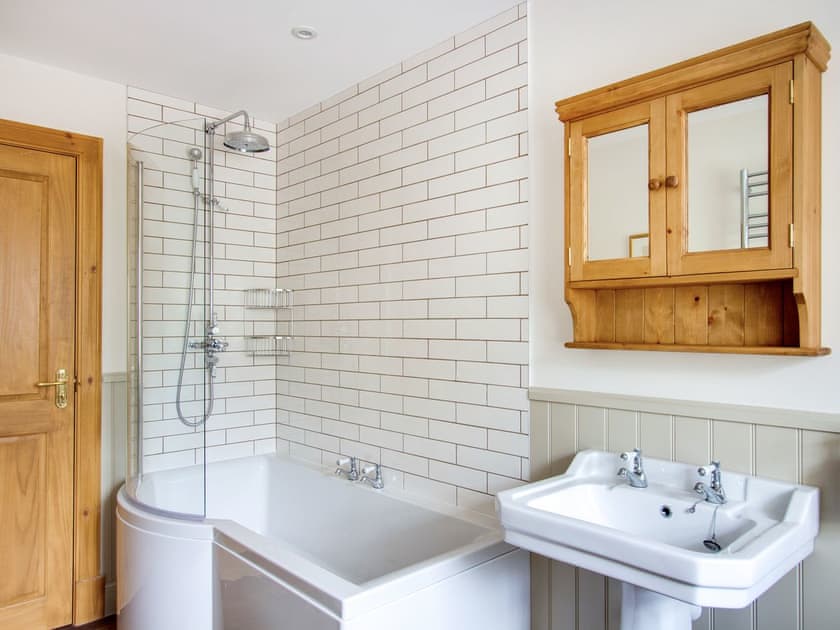 Bathroom | Home Farm Cottage, Forfar