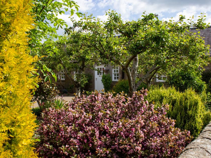 Exterior | Home Farm Cottage, Forfar