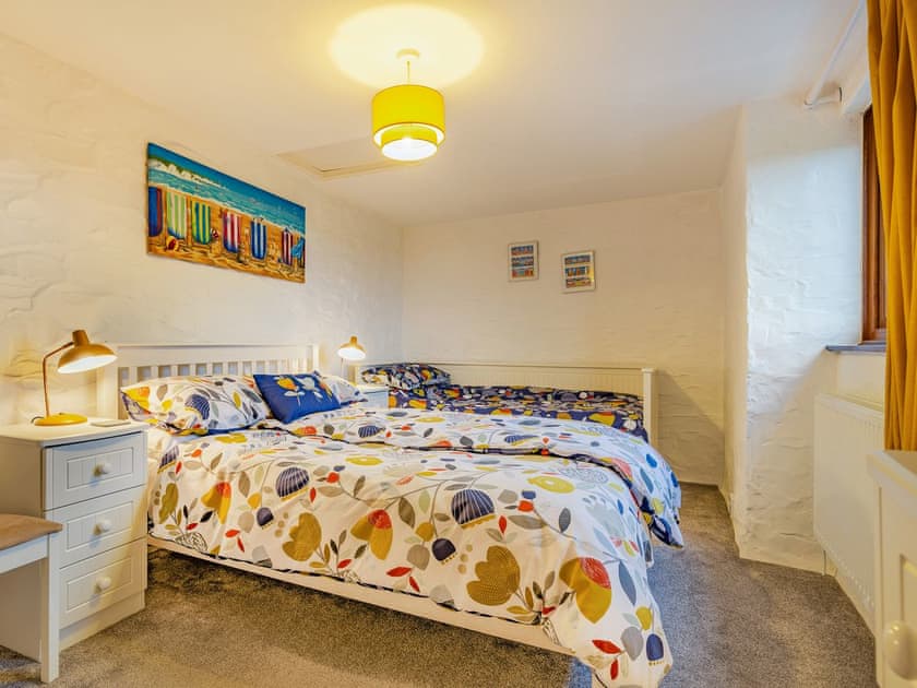 Twin bedroom | Rescorla Cottage, Rescorla