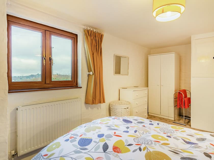 Twin bedroom | Rescorla Cottage, Rescorla