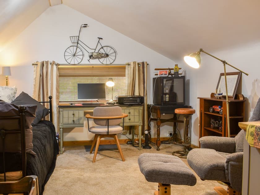 Snug | Cobblers Cottage, St Austell