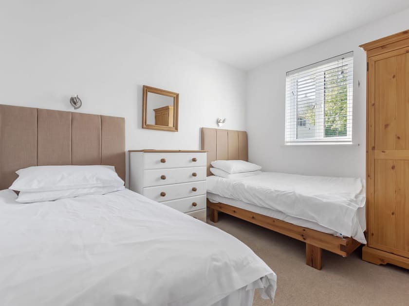 Twin bedroom | The Quarry, Portscatho