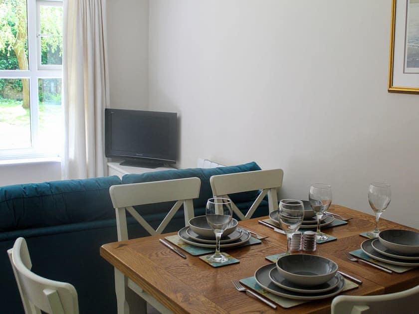 Comfortable living/dining room | Villa 9, Cromer