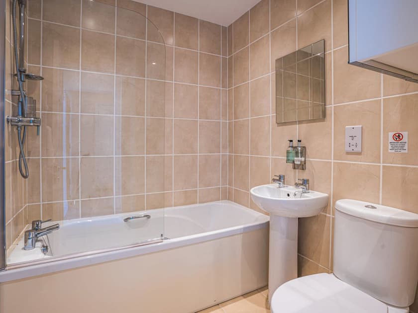 Bathroom | Apartment 3 - Astor House Holidays, Torquay