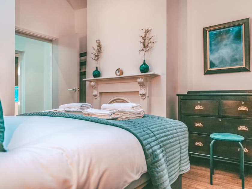 Double bedroom | Apartment B - 63 Chester Rows , Chester