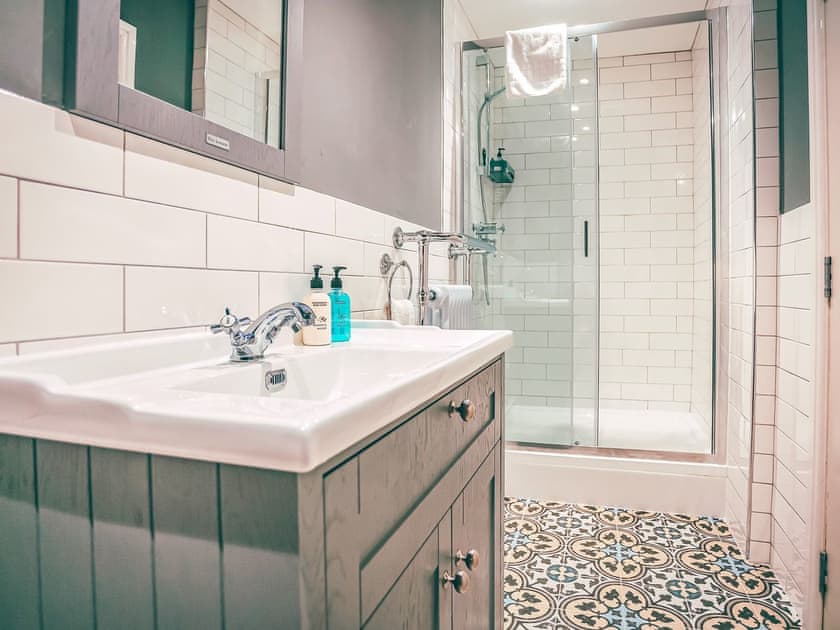 Bathroom | Apartment B - 63 Chester Rows , Chester