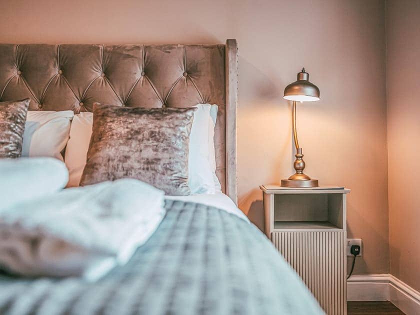 Double bedroom | Apartment A - 63 Chester Rows , Chester
