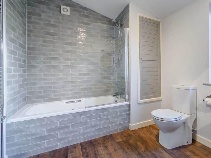 Bathroom | Killerby Old Hall : The Lodge - Killerby Old Hall, Cayton, near Scarborough