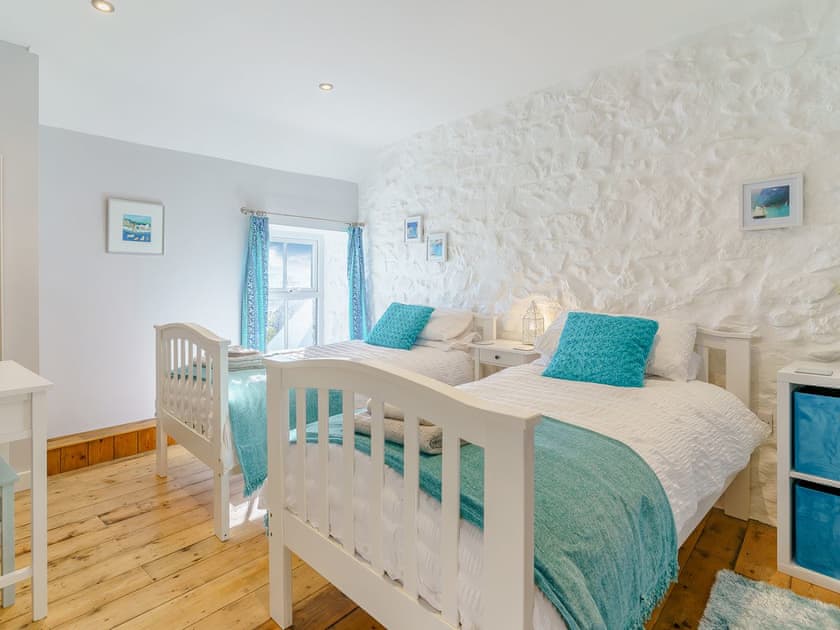 Twin bedroom | Bon Accorde, Goodwick