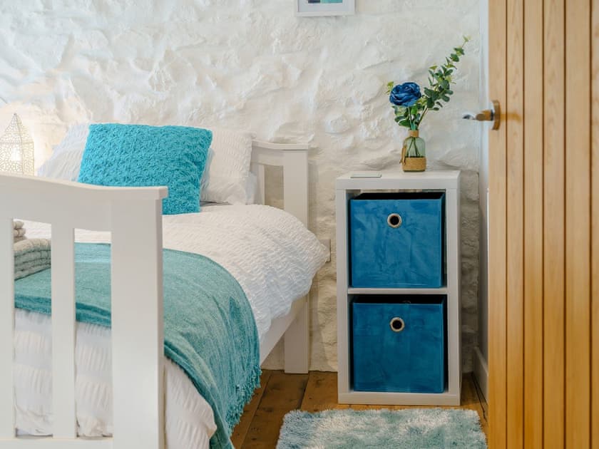 Twin bedroom | Bon Accorde, Goodwick