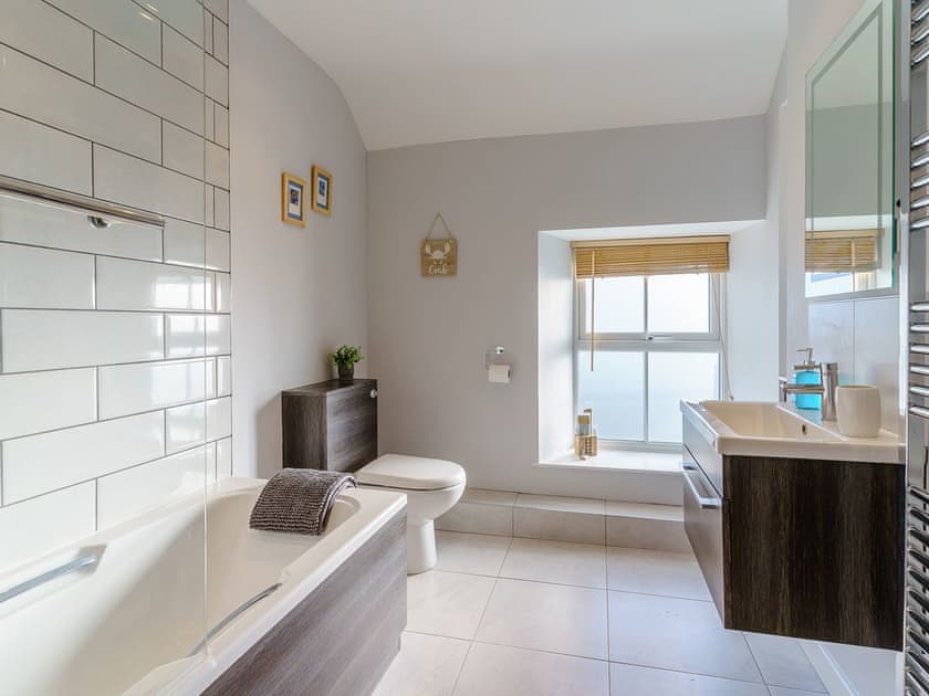 Bathroom | Bon Accorde, Goodwick