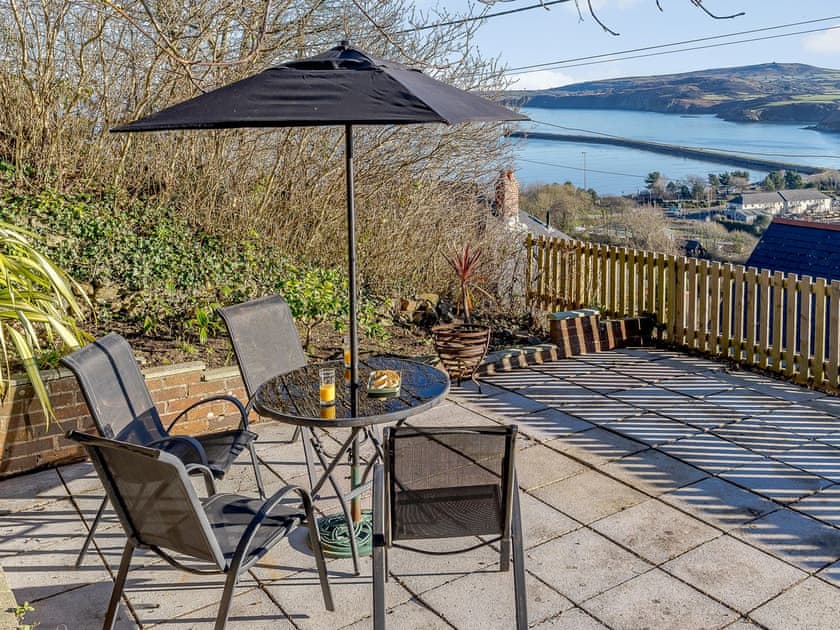 Sitting-out-area | Bon Accorde, Goodwick