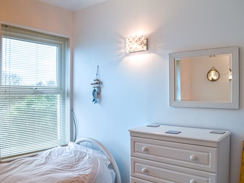 Bunk beds/ 2 single beds  | Greenacres, Treburrick near Porthcothan Bay
