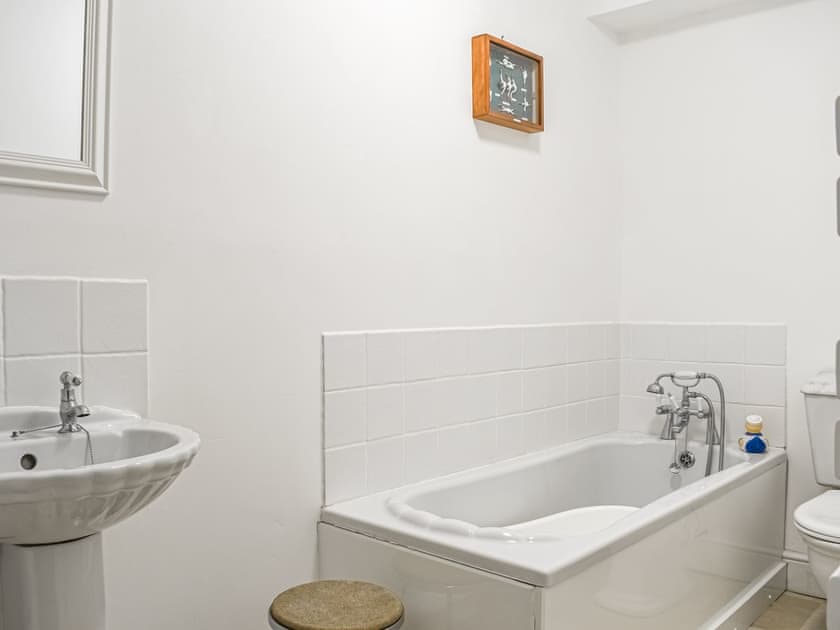 Downstairs Bathroom  | Greenacres, Treburrick near Porthcothan Bay