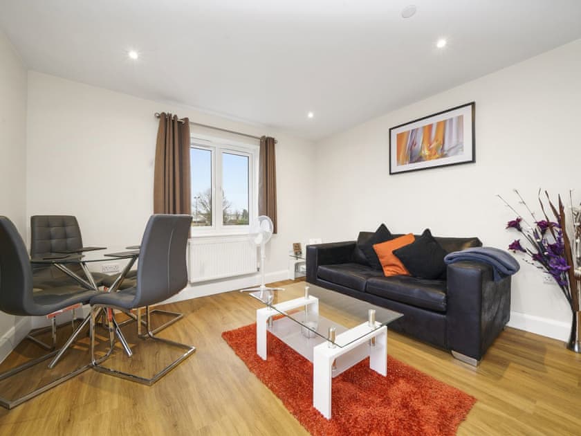 London Heathrow Living Apartment 1 in Staines Upon Thames