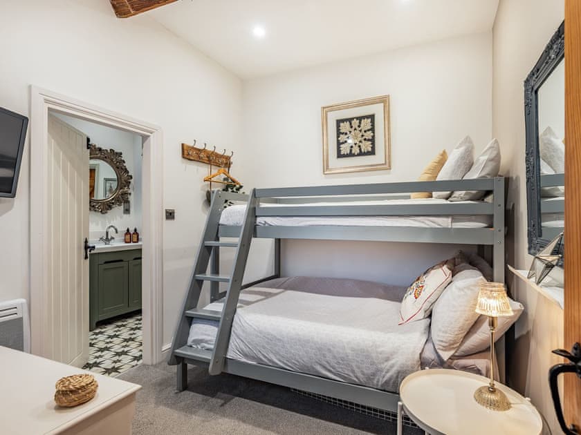 Bunk bedroom | Greenbank Farm, Greenhalgh