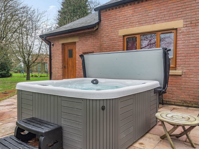 Hot tub | Hoole Summer House, Elswick, near Preston