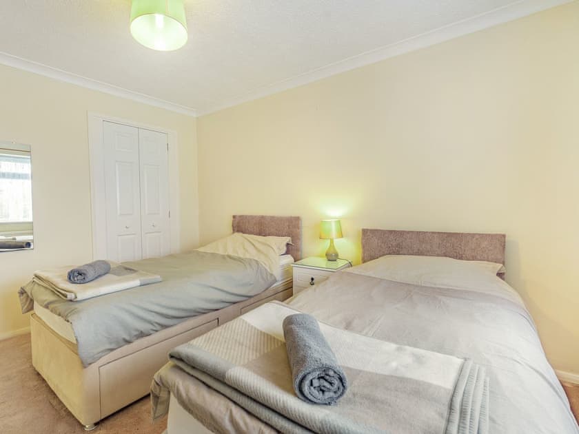 Twin bedroom | SeaGrass, Greatstone