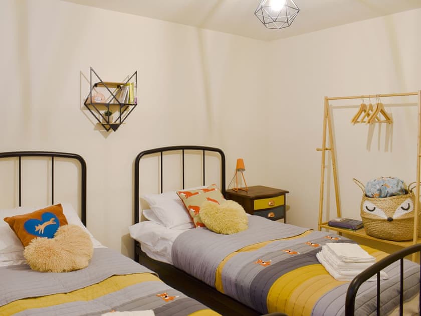 Twin bedroom | Warrington House, Buxton 