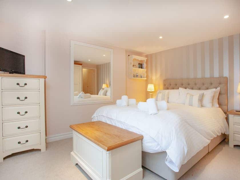 Double bedroom | Lyndoch, Salcombe