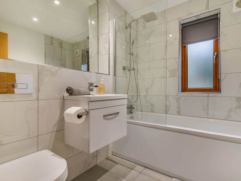 Bathroom | Waterside Lodge Two - Ashgrove Country Park, Elland