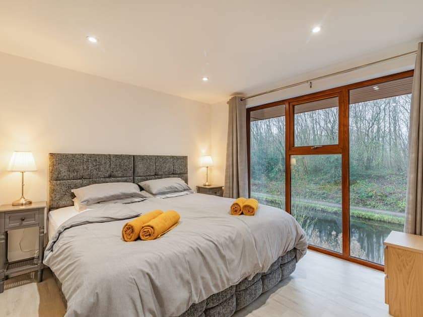 Bedroom | Waterside Lodge Four - Ashgrove Country Park, Elland