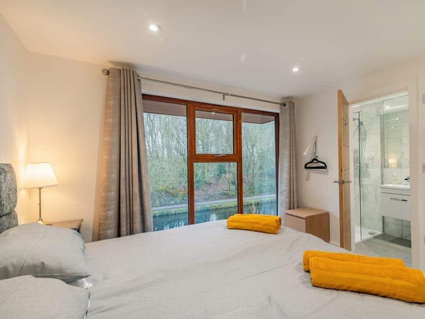 Bedroom | Waterside Lodge Four - Ashgrove Country Park, Elland
