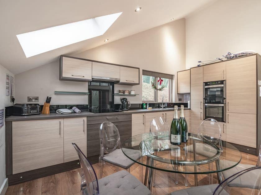 Kitchen/diner | Waterside Lodge Fourteen - Ashgrove Country Park, Elland