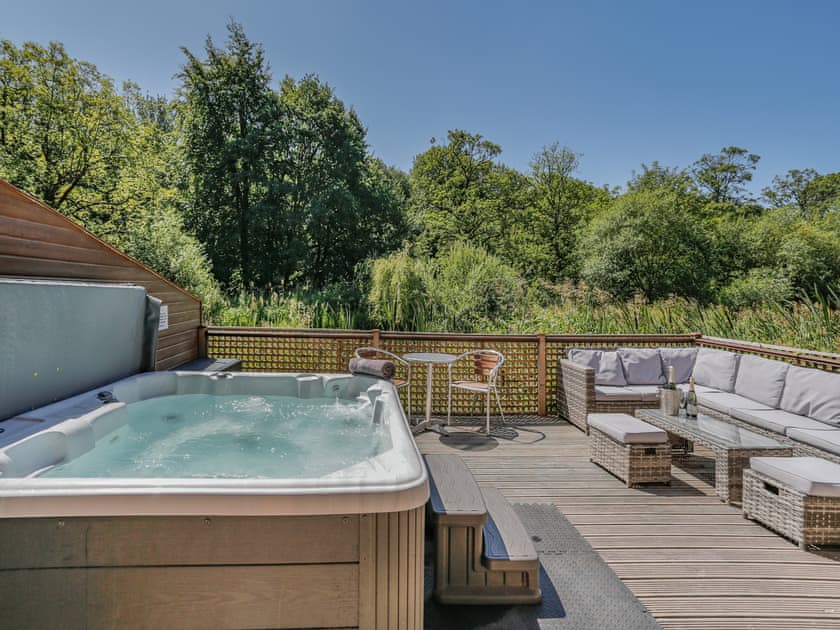 Outdoor area | Waterside Lodge Fourteen - Ashgrove Country Park, Elland