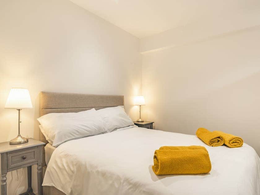 Bedroom | Waterside Lodge Fifteen - Ashgrove Country Park, Elland
