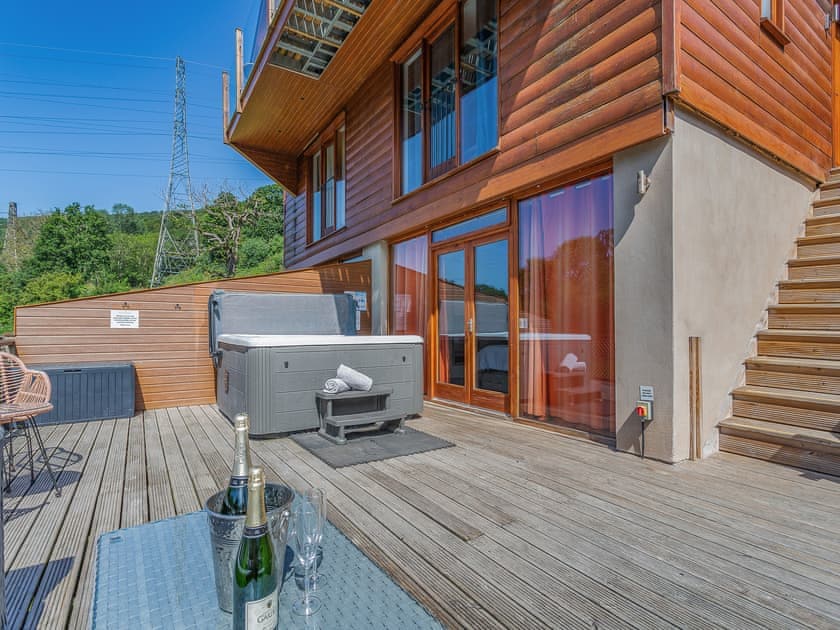 Hot tub | Waterside Lodge Fifteen - Ashgrove Country Park, Elland