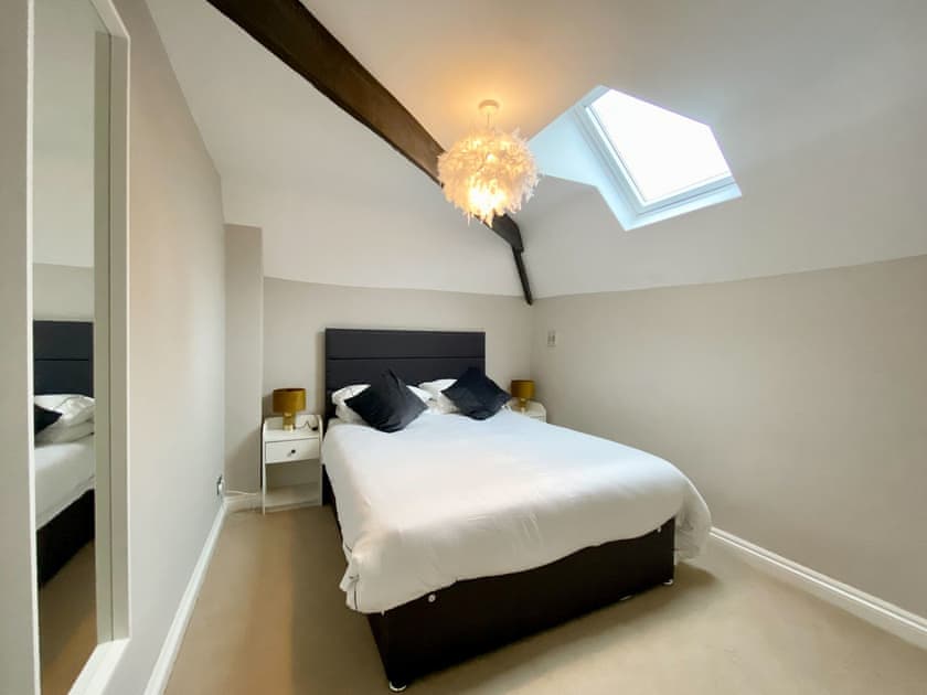 Double bedroom | The Corner Barn, Cirencester