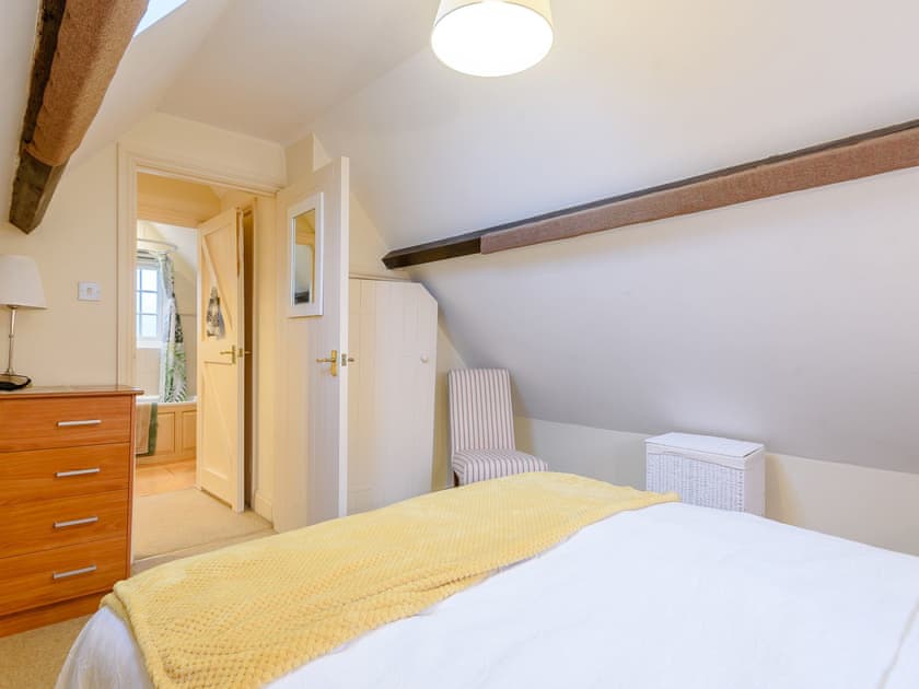 Double bedroom | Lower Whiteflood Farm Cottage, Owslebury, Winchester
