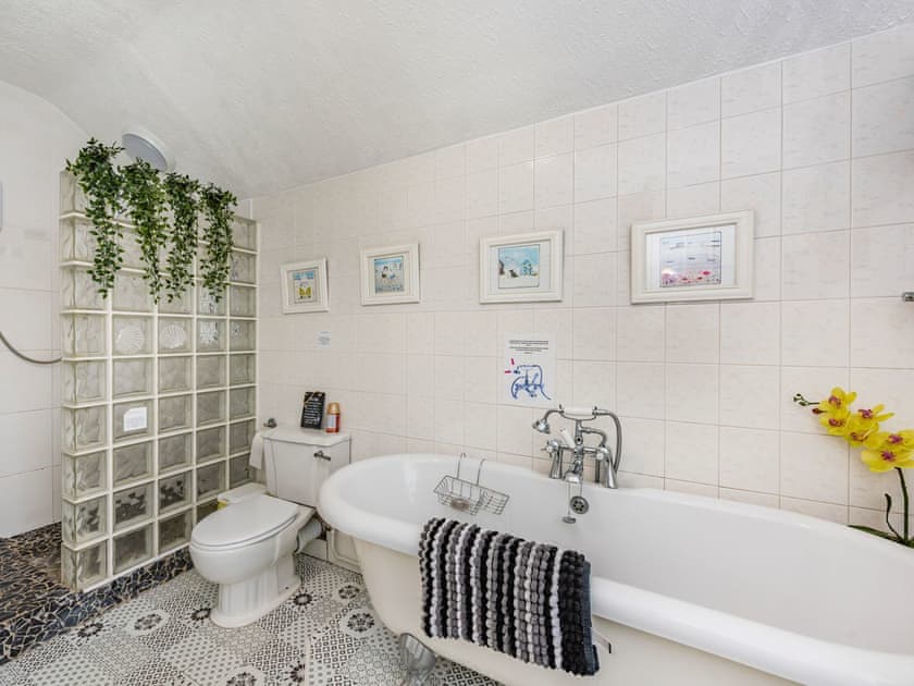 Bathroom | Otters Holt, Pevensey Bay, near Eastbourne